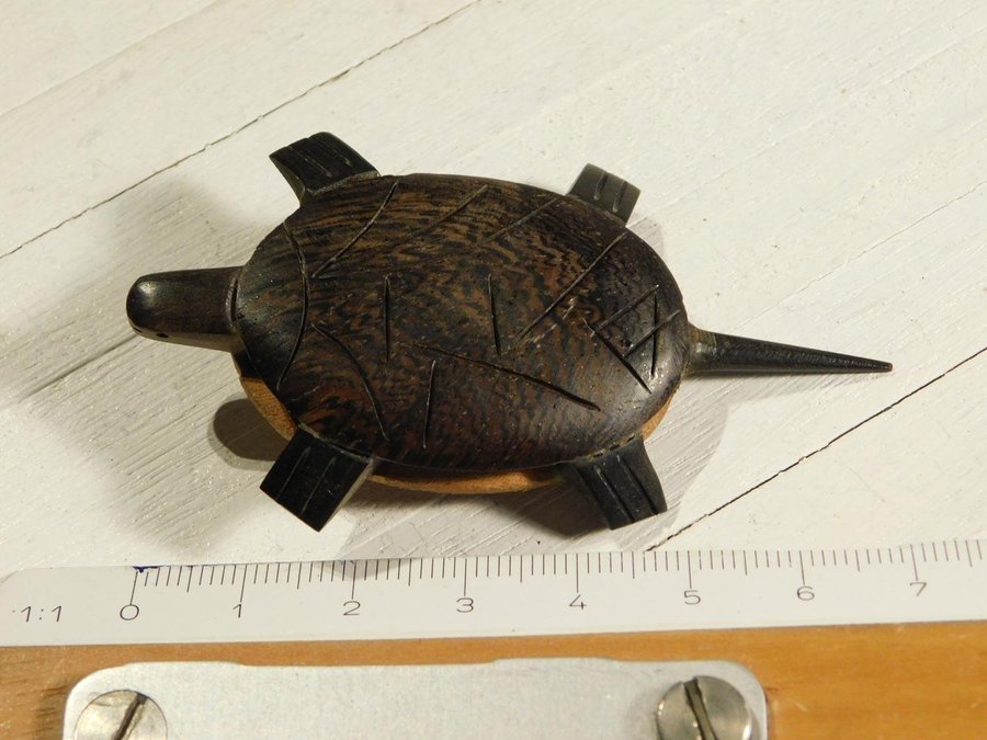 Sköldpadda Brosch av Äkta Trä Material Ca 70 mm