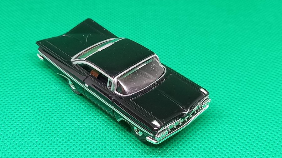 Johnny Ligthning 1/64 -1959 Chevrolet Impala med Aurora T-Jet chassis -