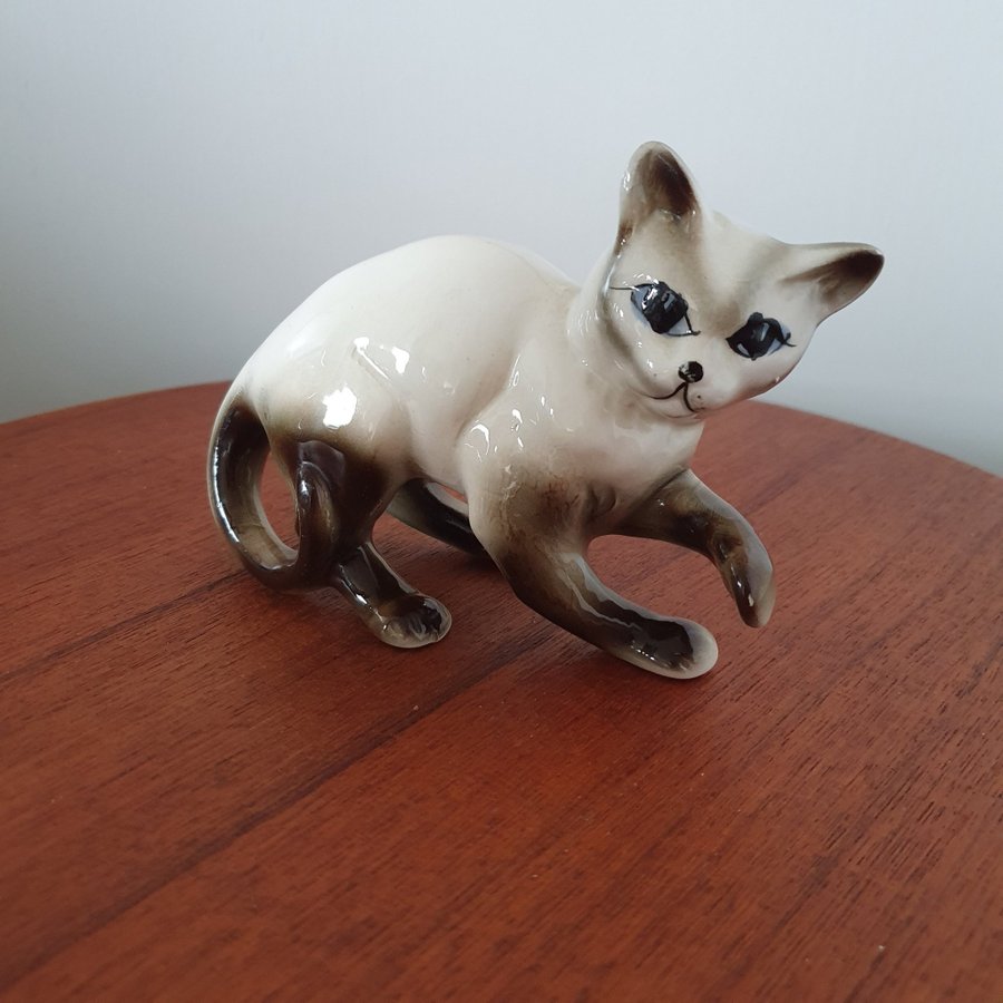 Porslinsfigur av en katt , figurin äldre Import