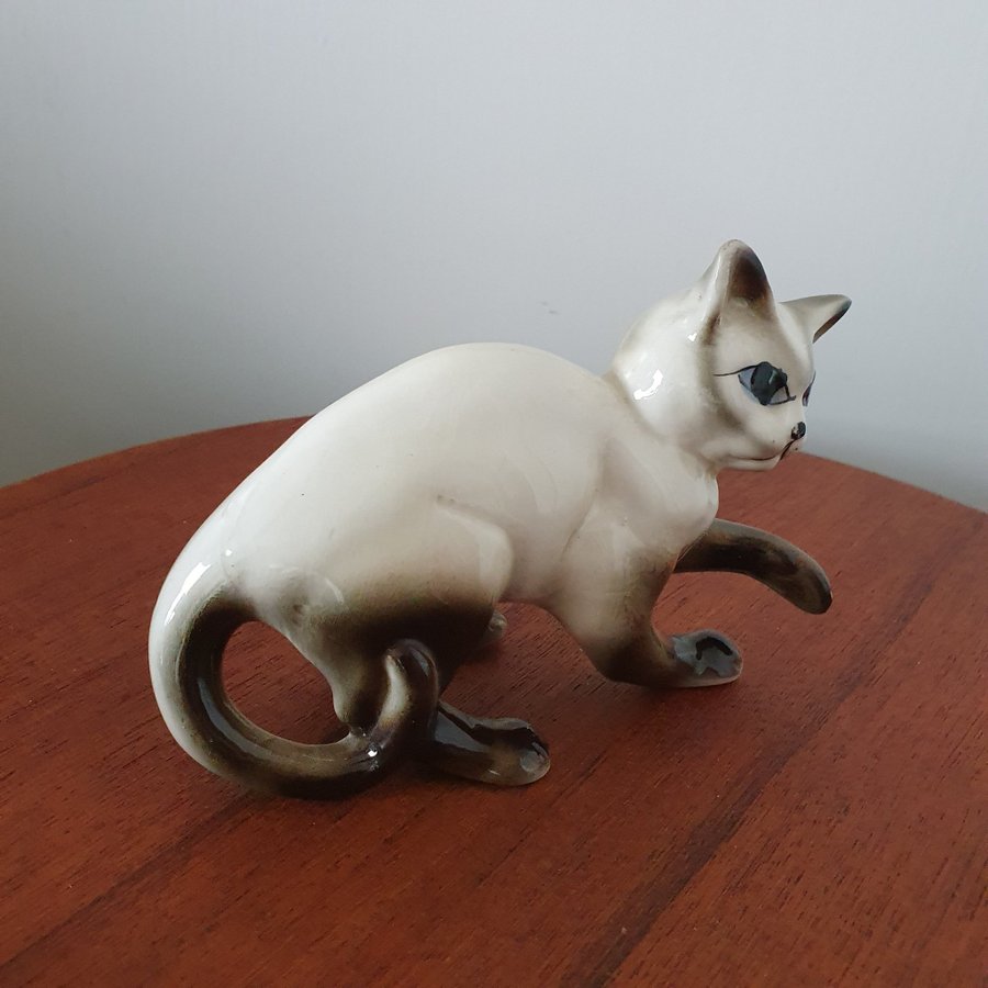 Porslinsfigur av en katt , figurin äldre Import