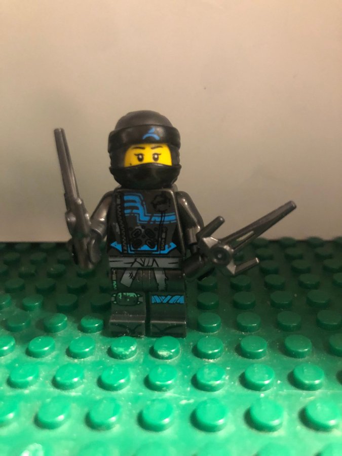 Ninjago, Nya - Hunted, Crooked Smile / Scowl, njo475