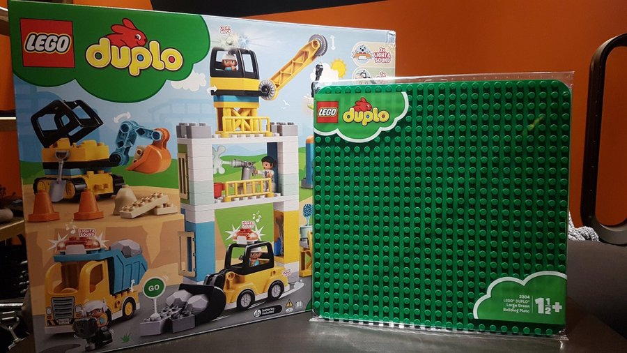 LEGO Duplo "10933 Lyftkran + 2304 LEGO® DUPLO® byggplatta" (NY  OÖPPNAD)