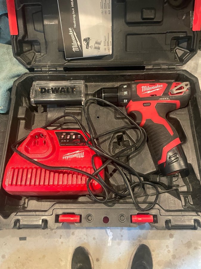 Milwaukee M12 BDD 12V Slagskruvdragare