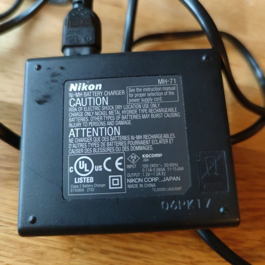 Nikon Coolpix MH-71 Batteriladdare