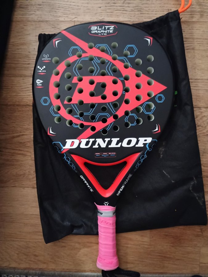 Dunlop Blitz Graphite padelracket med väska