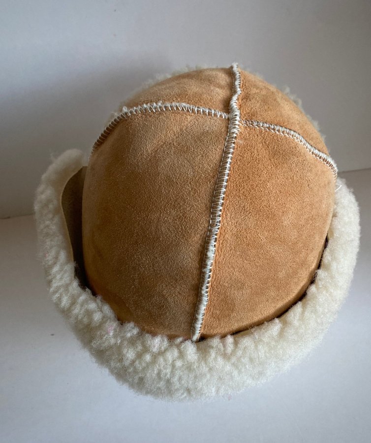 vintage retro fårskinnsmössa shepherd harka cheesnut sheepskin hat with a brim