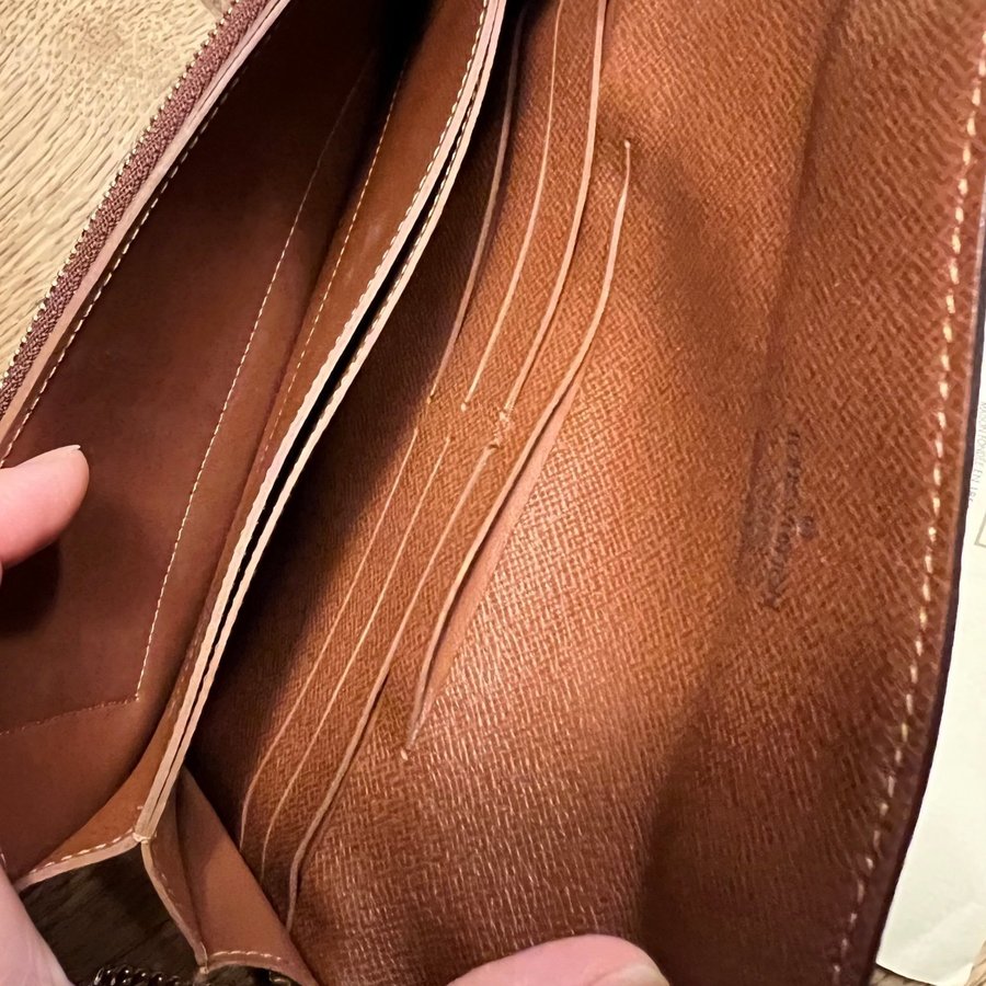 Louis Vuitton Wallet Plånbok