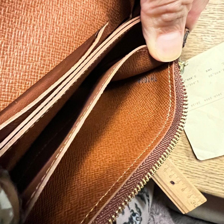 Louis Vuitton Wallet Plånbok