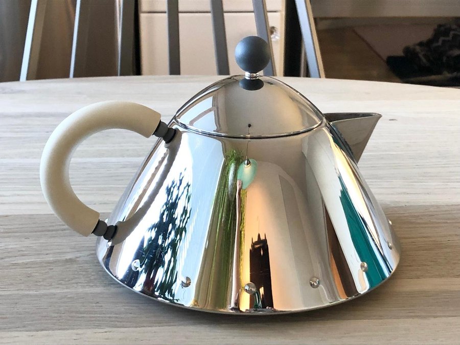 MICHAEL GRAVES ALESSI TEKANNA TEAPOT