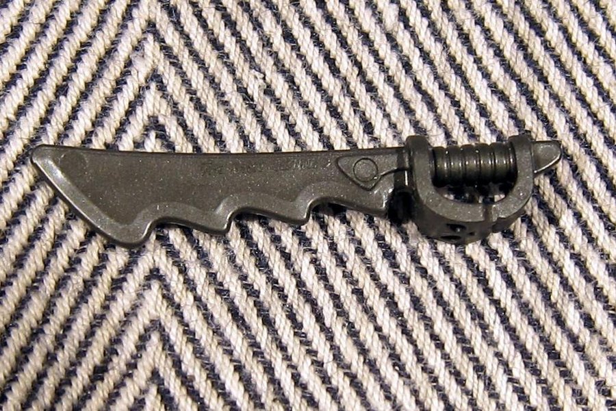 LEGO Svärd grå mörkgrå Weapon Sword Cutlass Serrated with Skull Hand Guard 23984