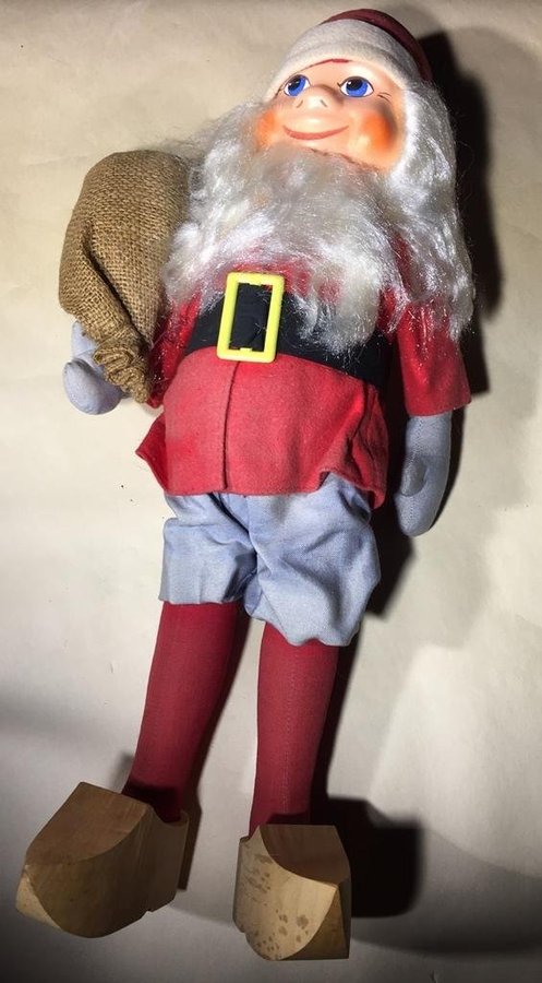 Vintage tomte med träskor och julklappssäck från 60-talet