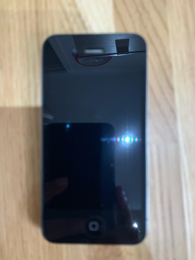 iPhone 4 8GB Svart defekt