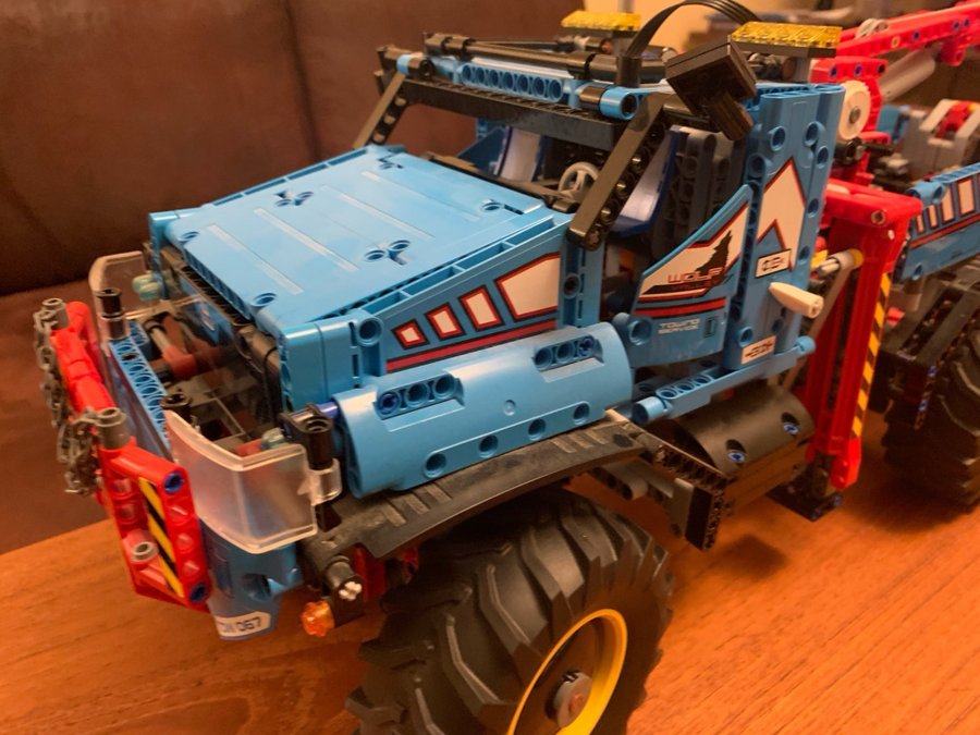 LEGO Technic 42070 - Lastbil med kran