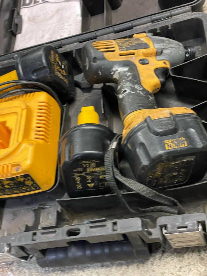 Dewalt DW052 skruv/slagskruvdragare