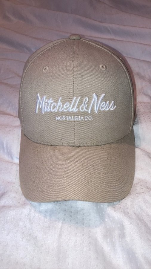 Mitchell  Ness beige keps