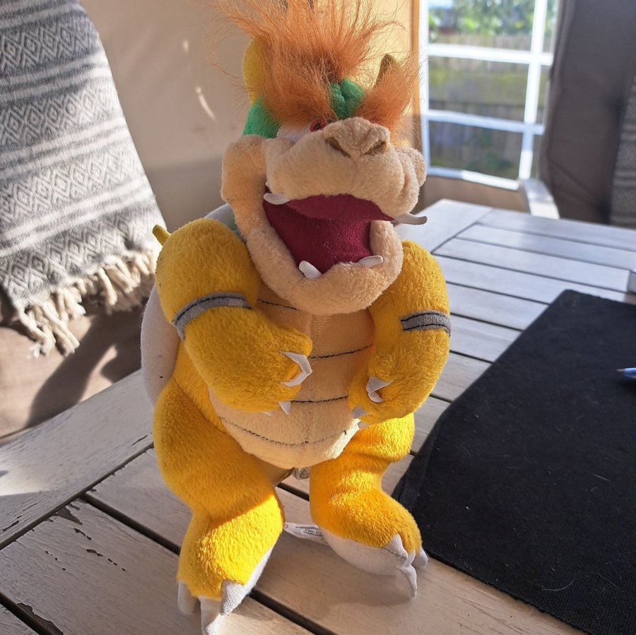 Bowser Plyschfigur