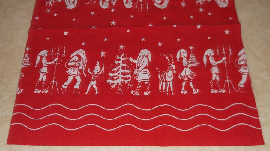 Julduk röd med vita tomtar julgran julbock ljusstake stjärngosse 1940-tal
