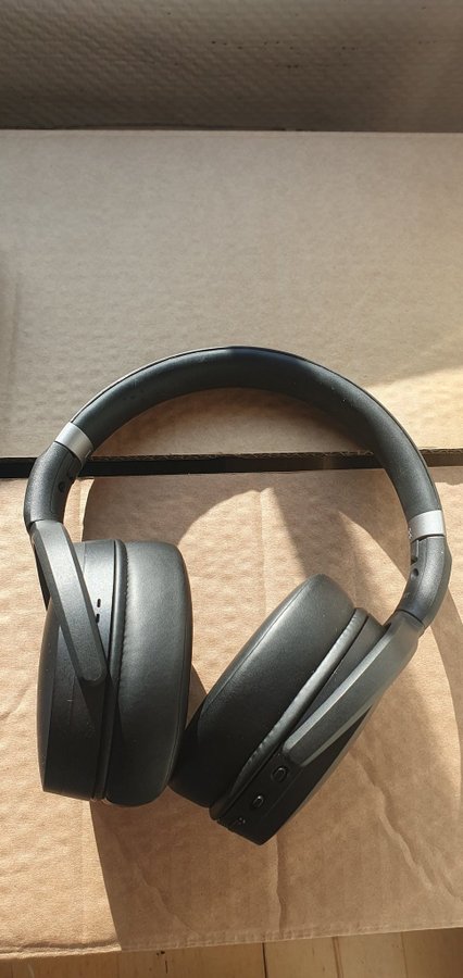 Sennheiser HD 450BT trådlösa hörlurar med aktiv noise cancellation