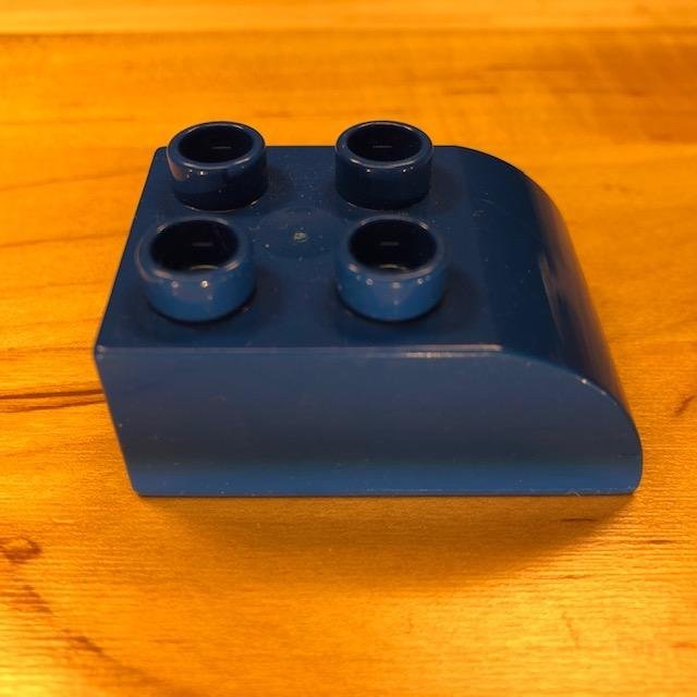 LEGO Duplo kloss "mörkblå 2x3 avrundad " - begagnat!