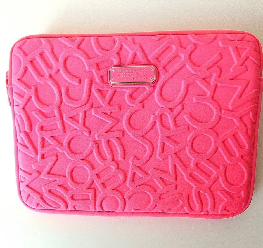 Marc by Marc Jacobs Fodral för surfplatta (Tablet Case)