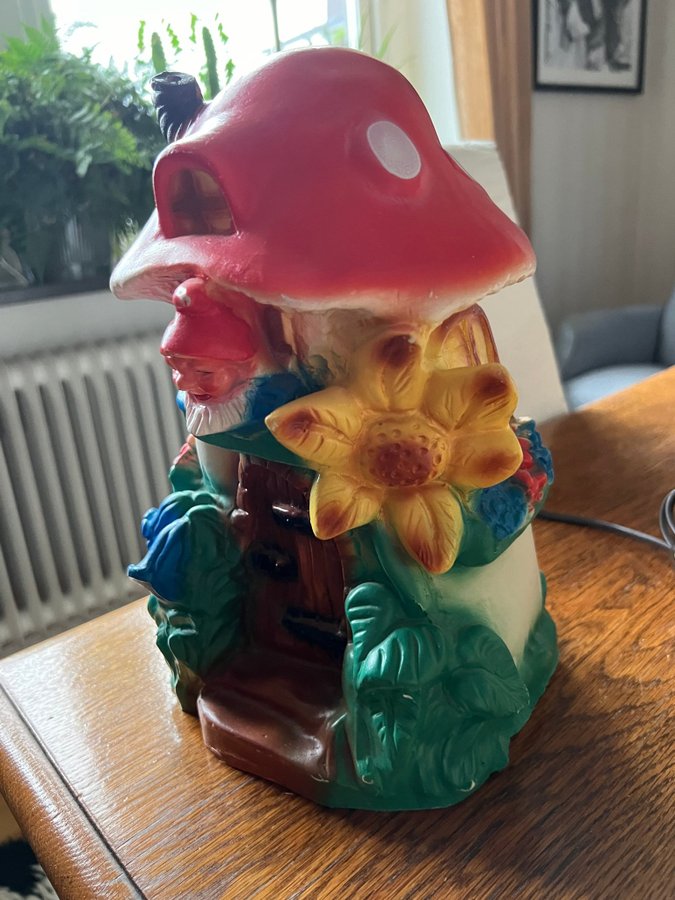 Tomtehuslampa tomte i svampris från Tyskland retro vintage