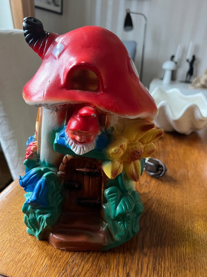 Tomtehuslampa tomte i svampris från Tyskland retro vintage