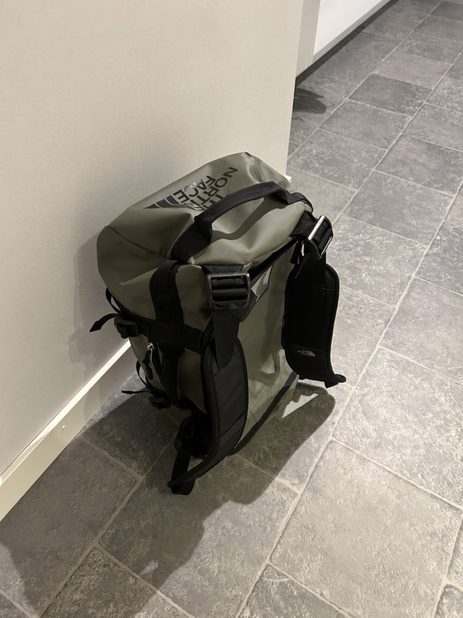 The North face väska - Base Camp Duffel XS NYSKICK