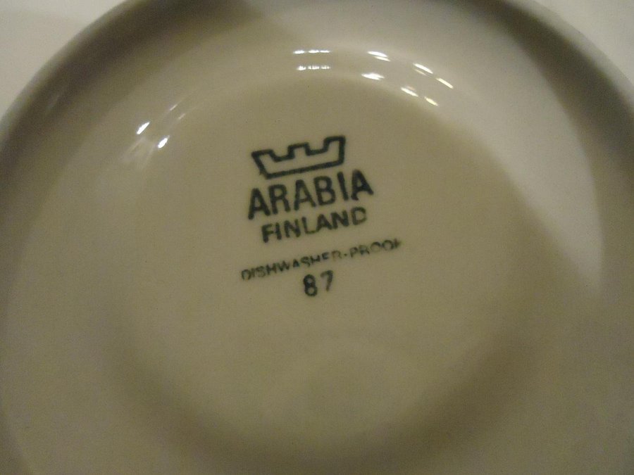 Arabia Finland Fennica porslins fat assiett 125 cm diameter modell 87