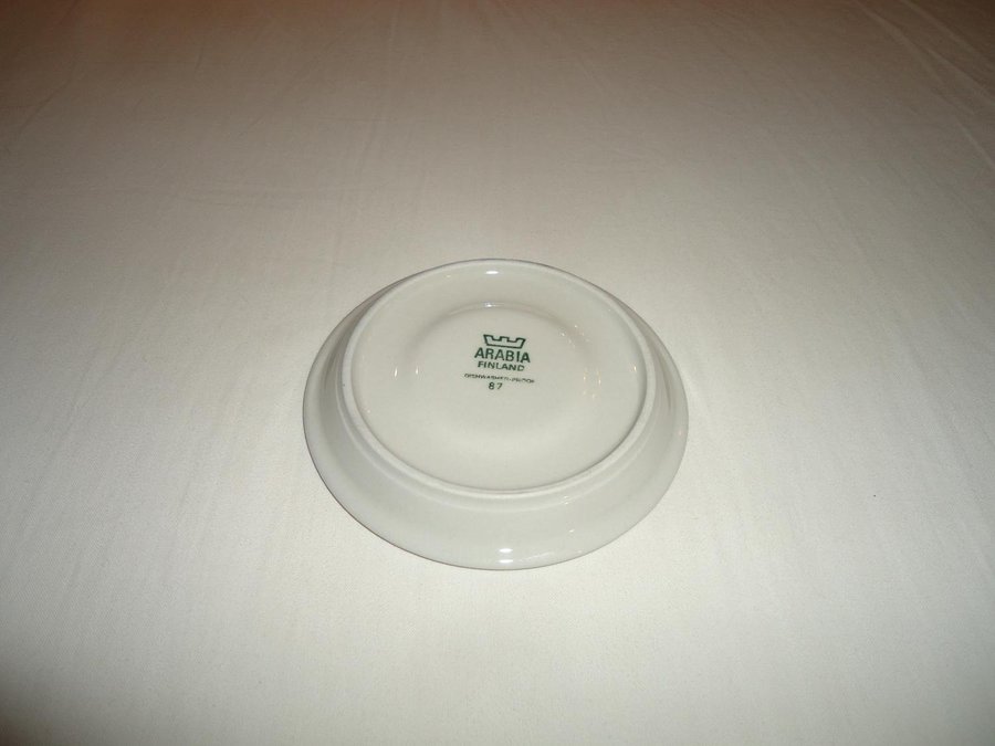 Arabia Finland Fennica porslins fat assiett 125 cm diameter modell 87