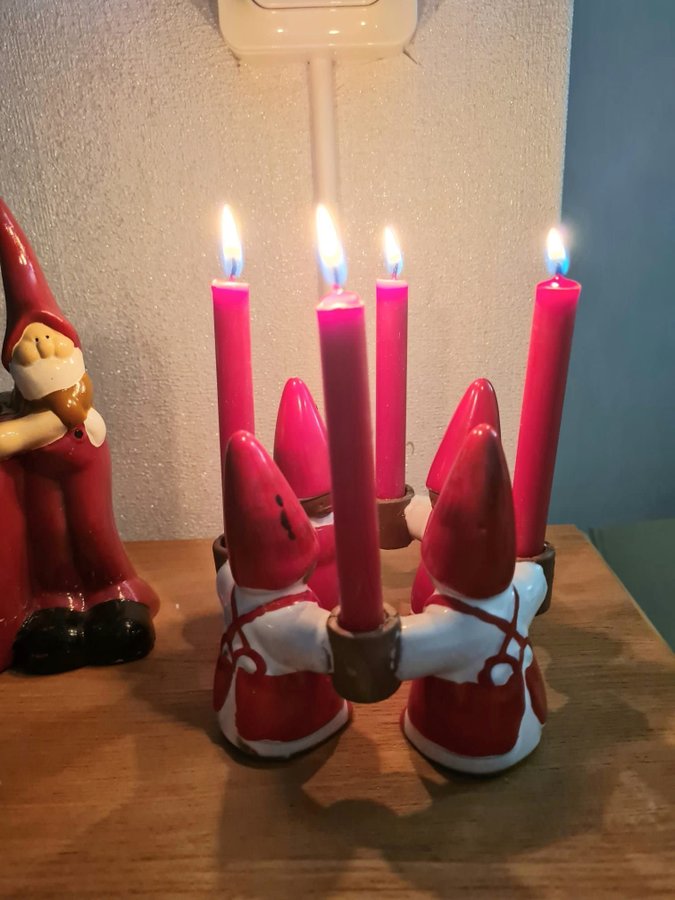 Jultomtar ljusstake