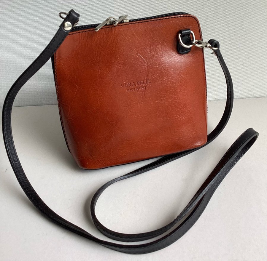 VERA PELLE Axelremsväska Crossbody Bag brun / svart - äkta skinn/ läder