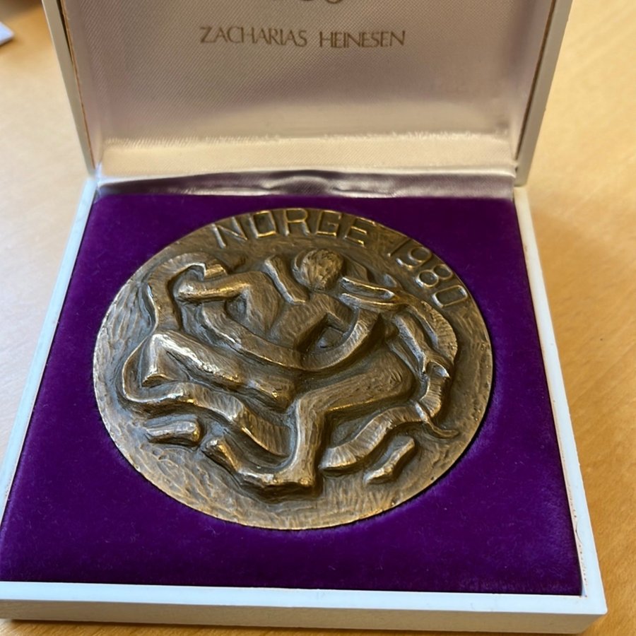 Norges Medaljen 1980, konstmedalj , Zacharias Heinesen, brons,