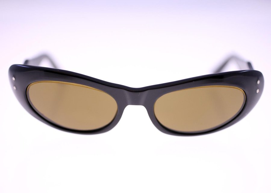 Black acetate vintage ladies cats-eye sunglasses circa 1960s - Weight 35g