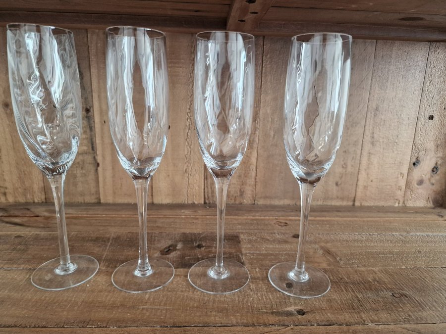 4 st CHAMPAGNESTRUTAR optikblåst glas, prosecco glas vinglas