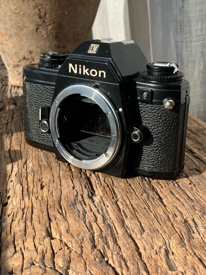 Nikon EM - reparationsobjekt