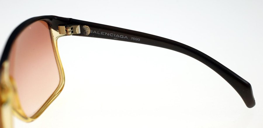Balenciaga 7699 ladies vintage sunglasses circa 1980s-small mark right lens-40g