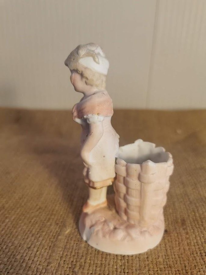 Figurin/Hållare i keramik