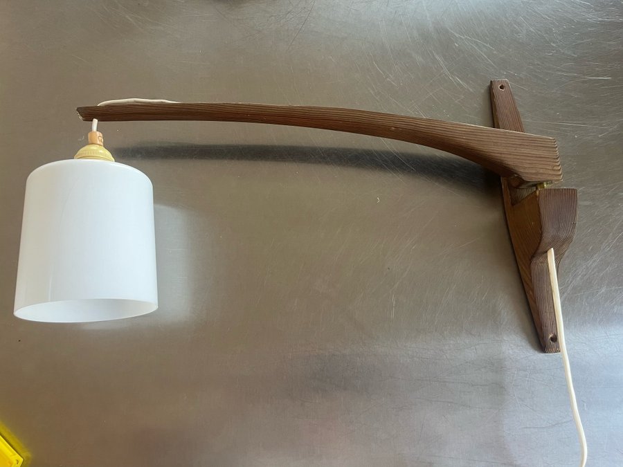 Vintage Vägglampa med Svängarm 50-60-tal Furu Mässing Lampa Retro