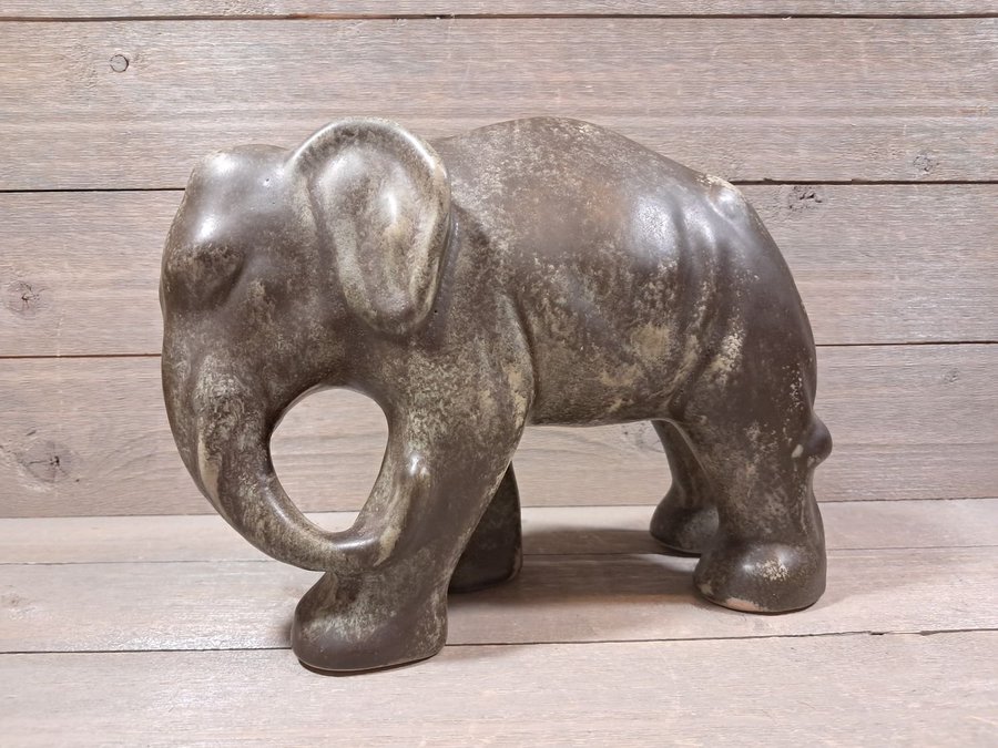 FIGURIN - ELEFANT - GLASERAT STENGODS - JOHGUS - BORNHOLM - DANMARK