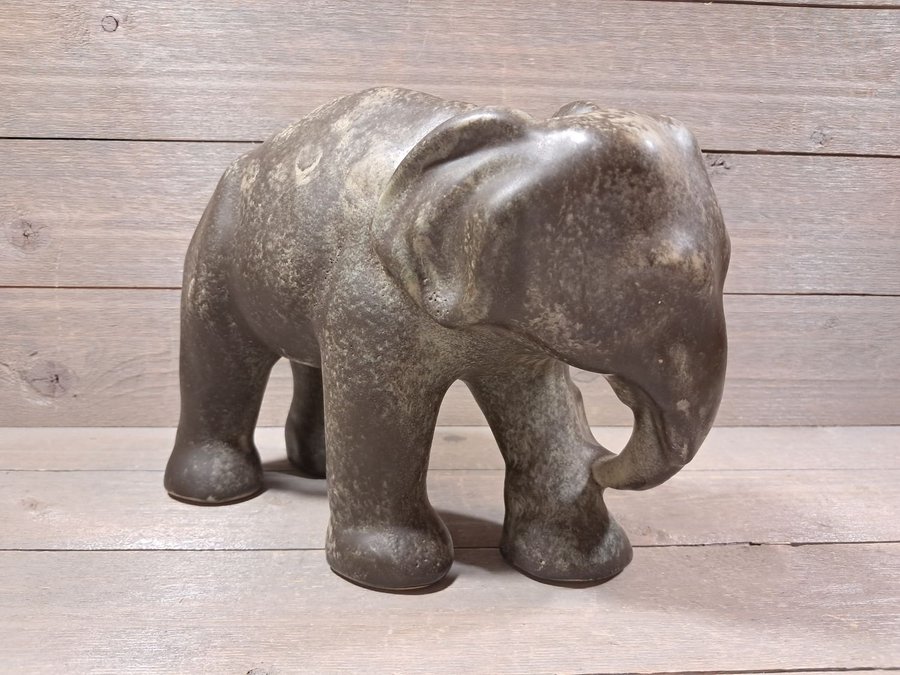 FIGURIN - ELEFANT - GLASERAT STENGODS - JOHGUS - BORNHOLM - DANMARK