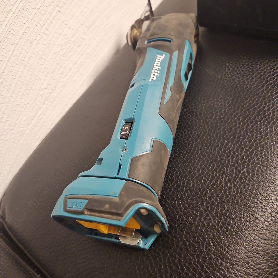 Makita DTM51 Oscillerande Multiverktyg