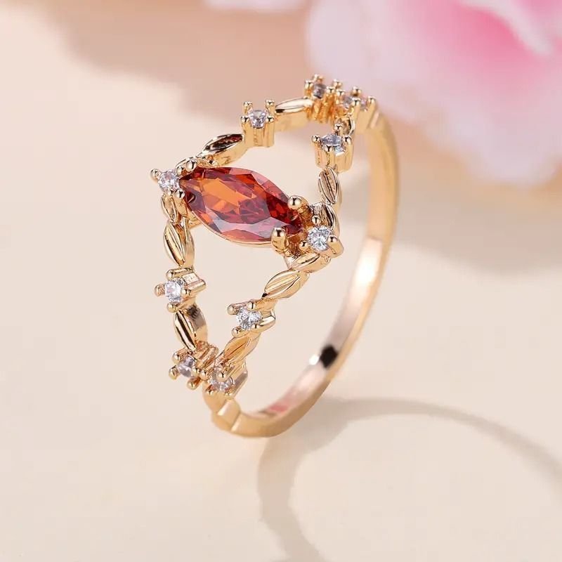 Beautiful ring Eye Design Inlaid Red Oval zirconia Engagement Ring//siaz:9