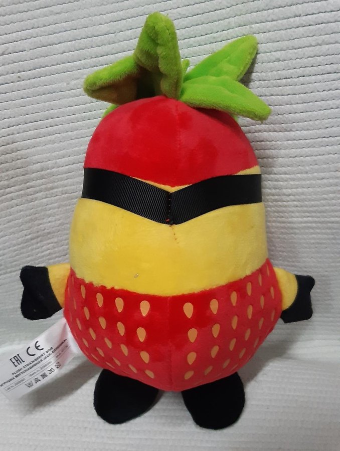 Minions strawberry jordgubbe Illumination presents plush doll