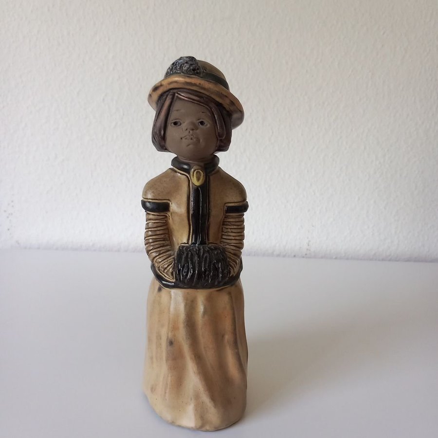 Elbogen Handmade Keramik"Figurin av flicka"