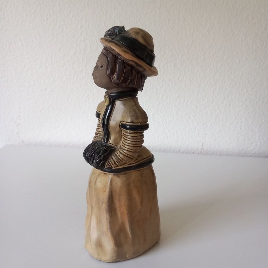 Elbogen Handmade Keramik"Figurin av flicka"