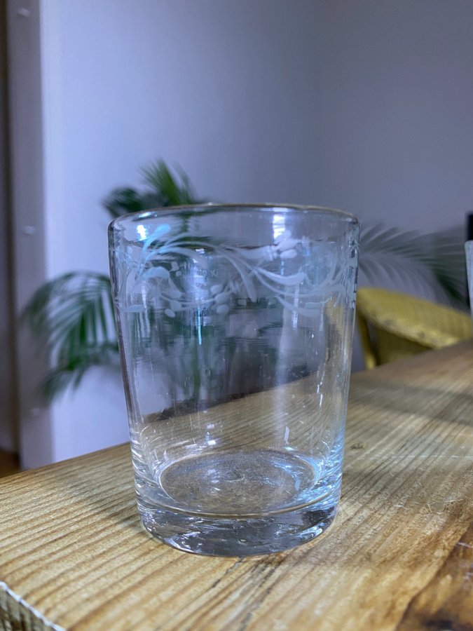 Glas handblåsta med kasad dekor empirestil 5 st