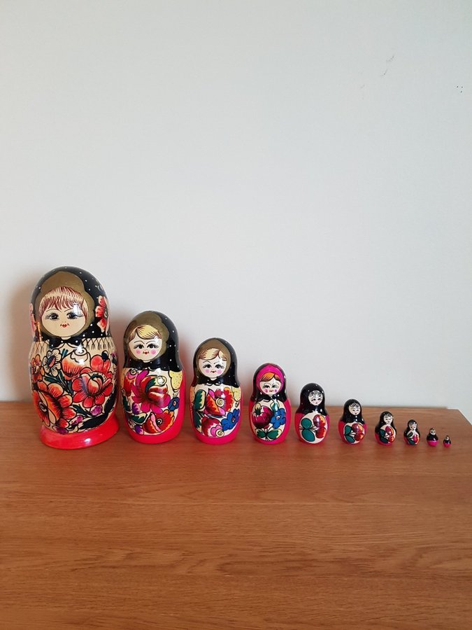 Rysk docka, babushka, matrjosjka, figurin, skulptur