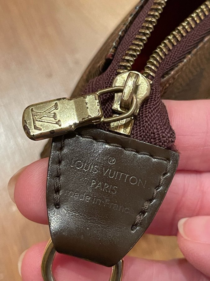 Louis Vuitton - Mini Pochette Accessoires in Damier Ebene canvas