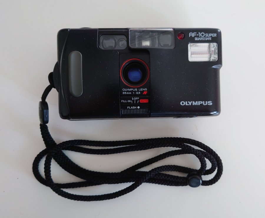 Olympus AF-10 Super Quartz Date - Analog Kamera - 35 mm - Testad