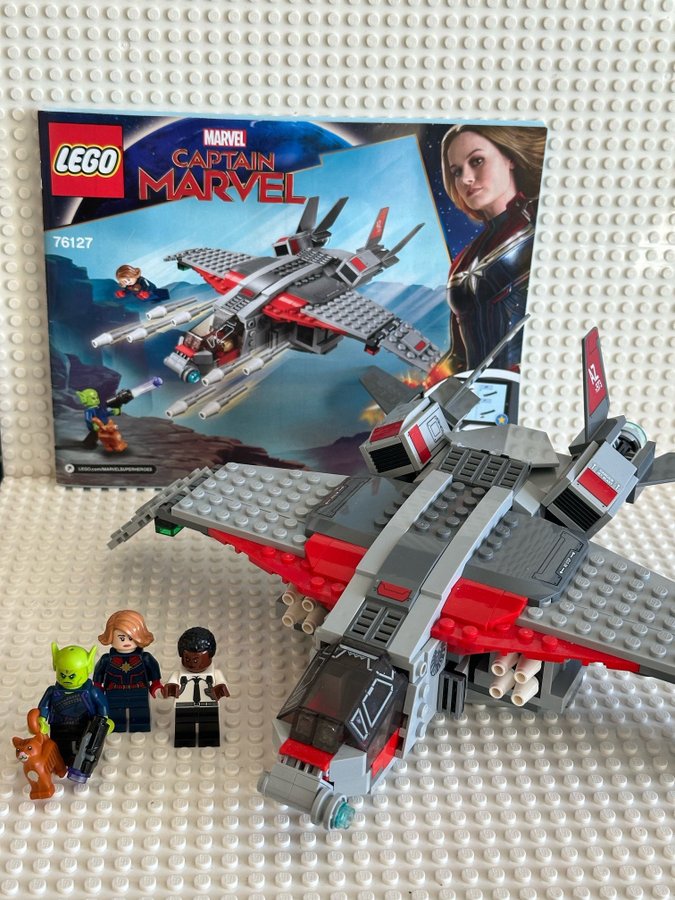 LEGO 76127 Captain Marvel and The Skrull Attack